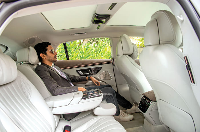 Mercedes-Benz S 350d and EQS 580: the 'S' factor